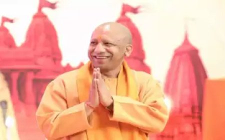 महाकुंभ में भगदड़ के बाद पहली बार प्रयागराज पहुंचे सीएम योगी:अफसरों से पूछा भगदड़ कैसे मची