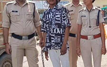 लड़की छेड़ना पाप है, पुलिस हमारी बाप है...' नारे लगाते दिखे मनचले