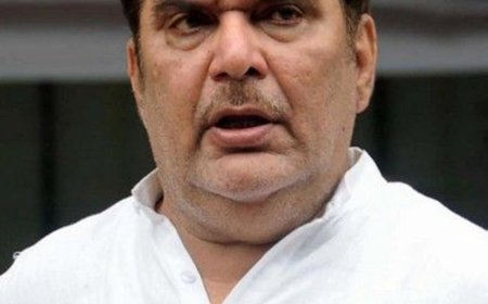 रणवीर इलाहाबादिया पर भड़के रजा मुराद बोले'आप मां-बाप के बेडरूम में घुस रहे हैं