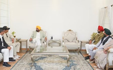 CM भगवंत मान से मिले शुभमन गिल और अर्शदीप सिंह,चैंपियंस ट्रॉफी के लिए  दी   शुभकामनाएं