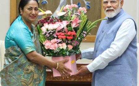 दिल्ली की CM रेखा गुप्ता ने बजट सत्र से पहले PM मोदी से की मुलाकात