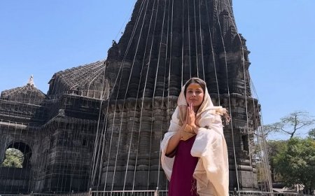 शिवरात्रि पर त्र्यंबकेश्वर पहुंची शहनाज गिल, फेंस के साथ साजा  किये फोटो