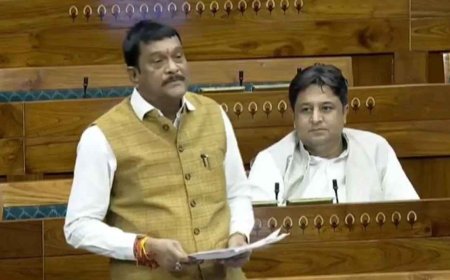 बीजेपी  सांसद प्रदीप पुरोहित के विवादित बयान से भड़क उठा लोकसभा सदन कहा :पीएम मोदी पिछले जन्म में शिवाजी थे