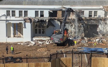 व्हाइट हाउस पर चला बुलडोज़र! ट्रंप ने तोड़ा ईस्ट विंग